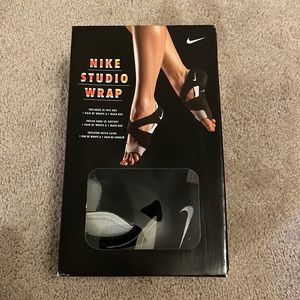 Nike Studio Wrap